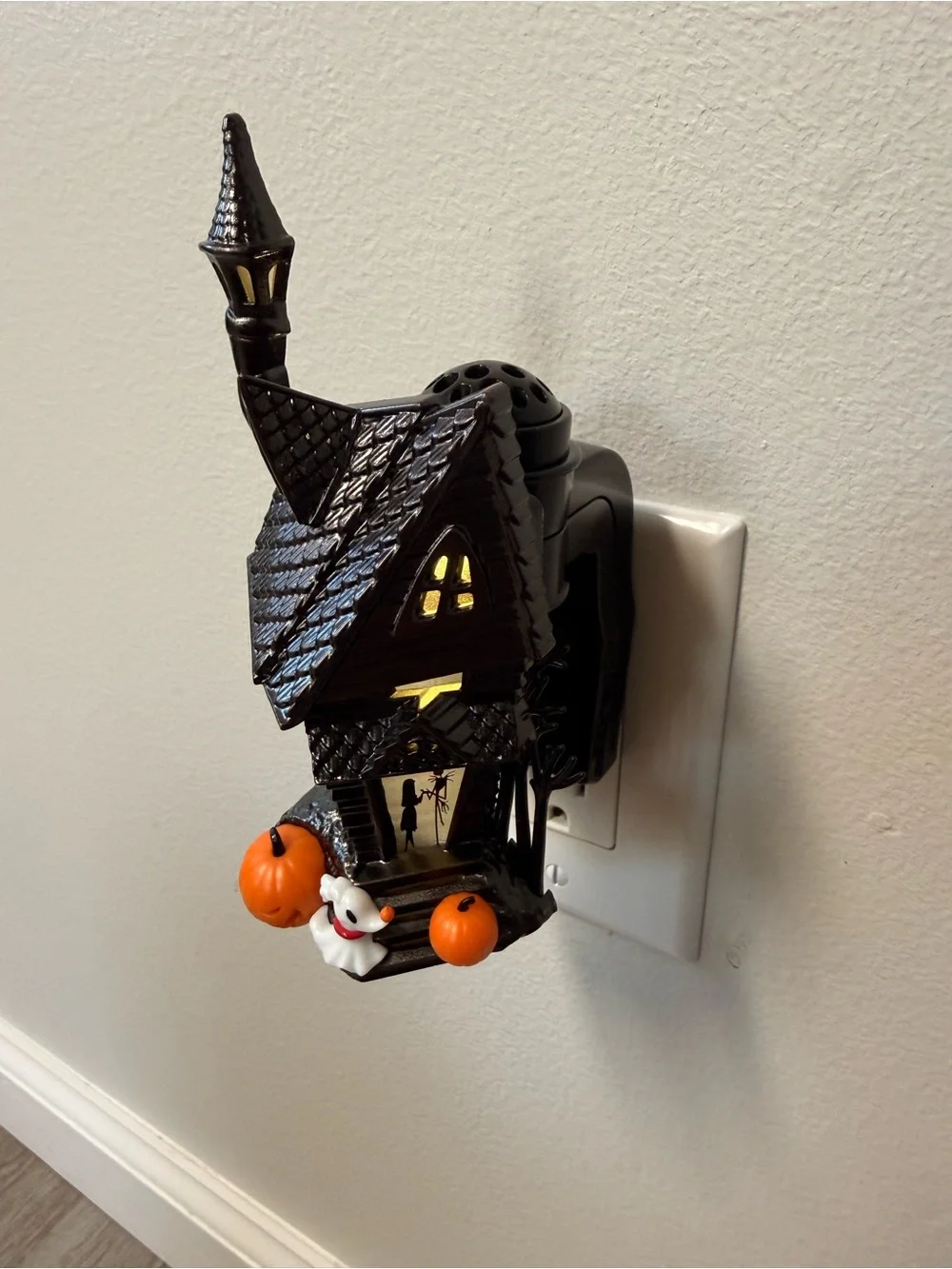 Bath and Body Works Jack and Sally House Wallflower Plug In